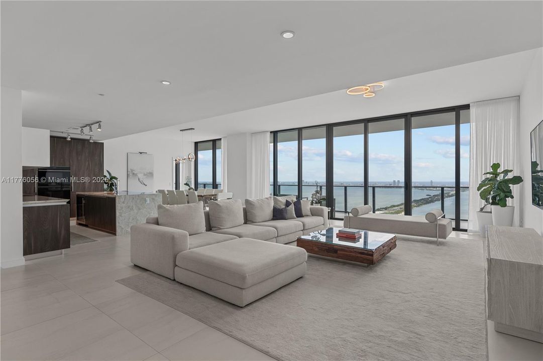 Recently Sold: $3,999,000 (4 beds, 5 baths, 3289 Square Feet)