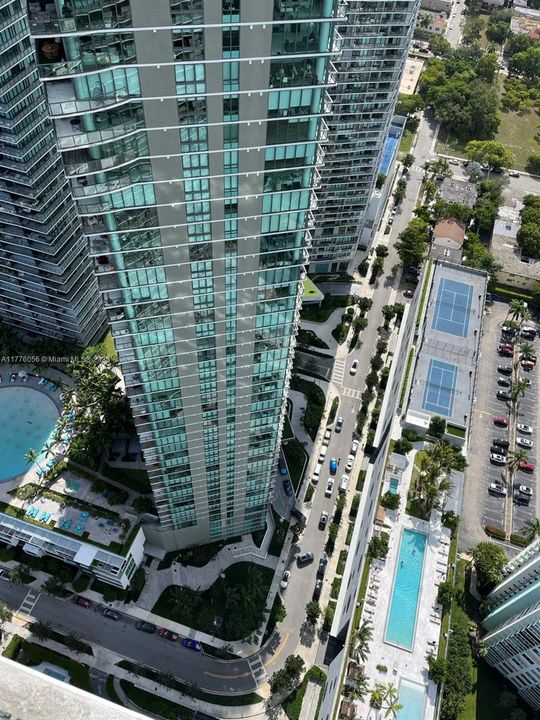 Recently Sold: $3,999,000 (4 beds, 5 baths, 3289 Square Feet)