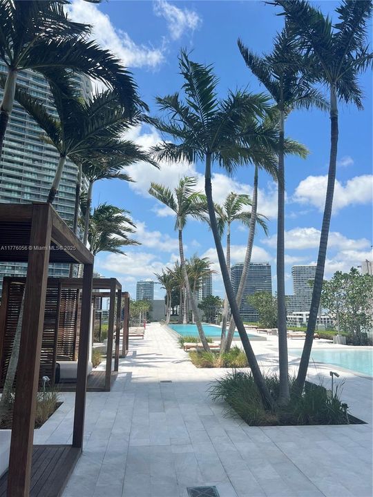 Recently Sold: $3,999,000 (4 beds, 5 baths, 3289 Square Feet)