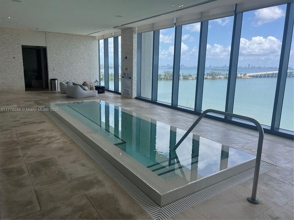 Recently Sold: $3,999,000 (4 beds, 5 baths, 3289 Square Feet)