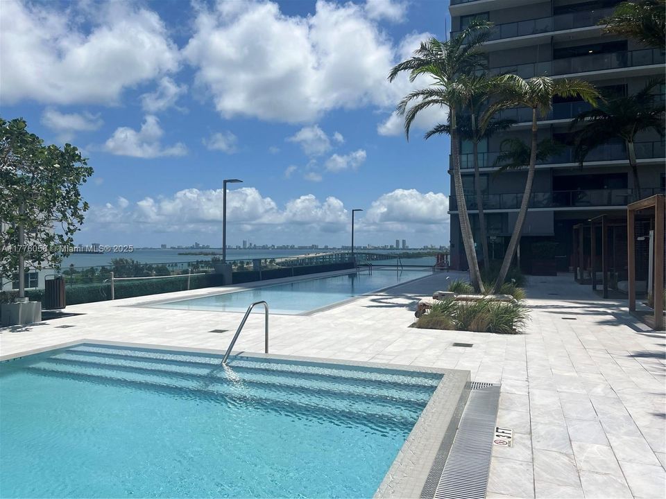 Recently Sold: $3,999,000 (4 beds, 5 baths, 3289 Square Feet)