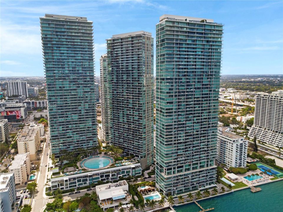 Recently Sold: $3,999,000 (4 beds, 5 baths, 3289 Square Feet)