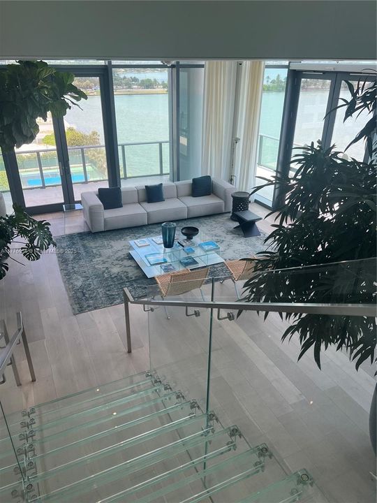 Recently Sold: $3,999,000 (4 beds, 5 baths, 3289 Square Feet)