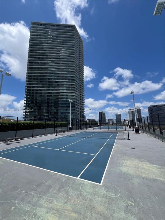 Recently Sold: $3,999,000 (4 beds, 5 baths, 3289 Square Feet)