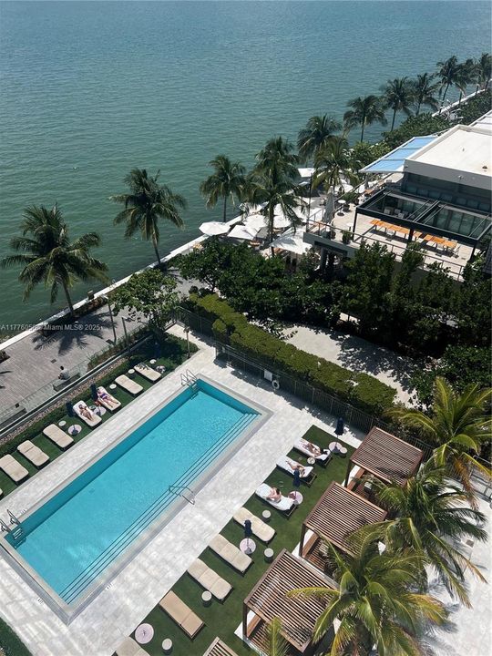 Recently Sold: $3,999,000 (4 beds, 5 baths, 3289 Square Feet)