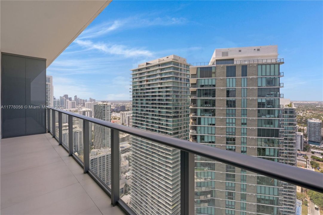 Recently Sold: $3,999,000 (4 beds, 5 baths, 3289 Square Feet)