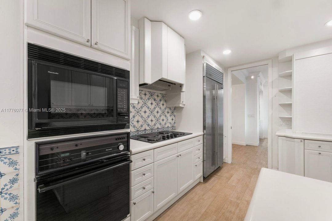 Недавно продано: $5,500,000 (2 спален, 2 ванн, 2420 Квадратных фут)