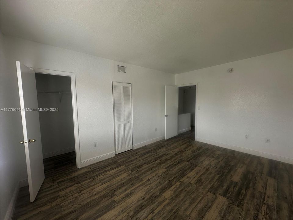 Recently Rented: $2,000 (2 beds, 1 baths, 930 Square Feet)