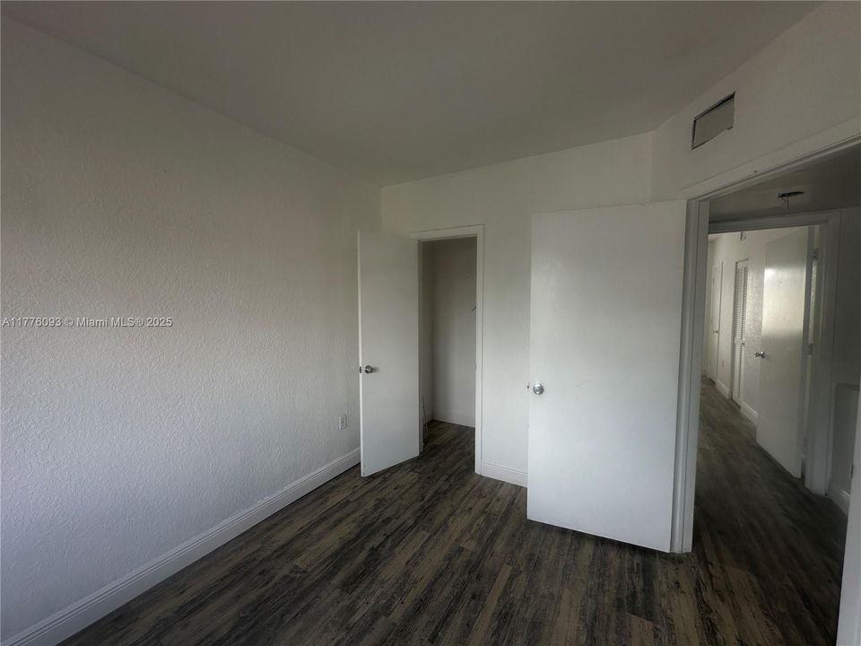 Recently Rented: $2,000 (2 beds, 1 baths, 930 Square Feet)
