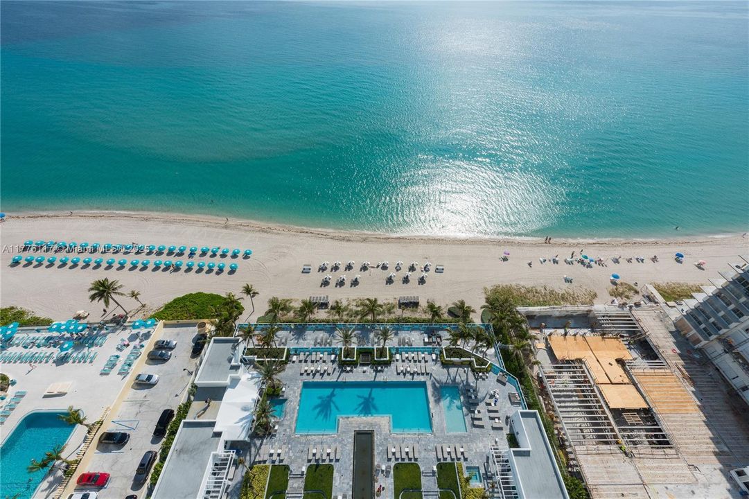 合同活跃: $13,500 (3 贝兹, 3 浴室, 3062 平方英尺)