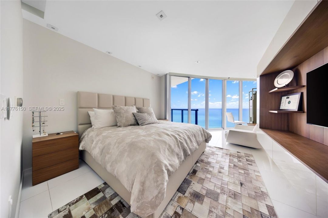 Active With Contract: $2,600,000 (3 beds, 3 baths, 1927 Square Feet)