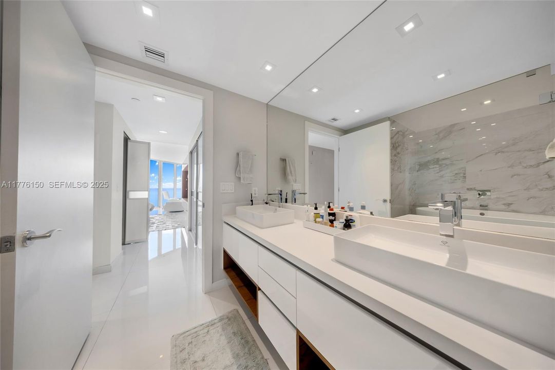 Active With Contract: $2,600,000 (3 beds, 3 baths, 1927 Square Feet)