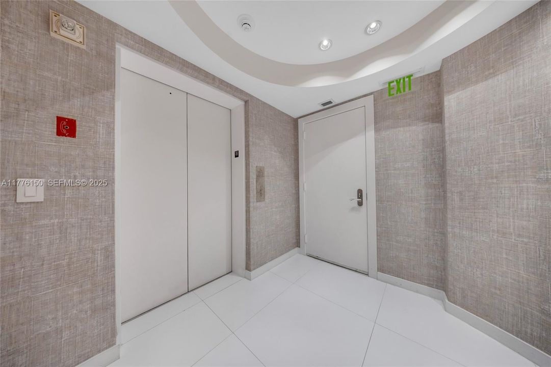 Active With Contract: $2,600,000 (3 beds, 3 baths, 1927 Square Feet)