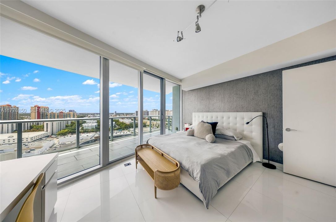 Active With Contract: $2,600,000 (3 beds, 3 baths, 1927 Square Feet)