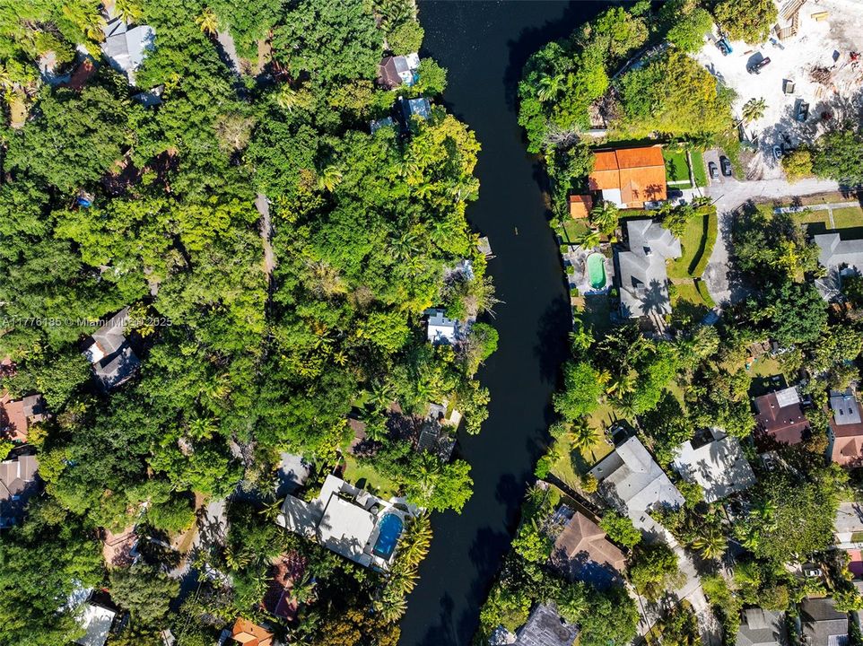 Recently Sold: $1,195,000 (2 beds, 2 baths, 1084 Square Feet)