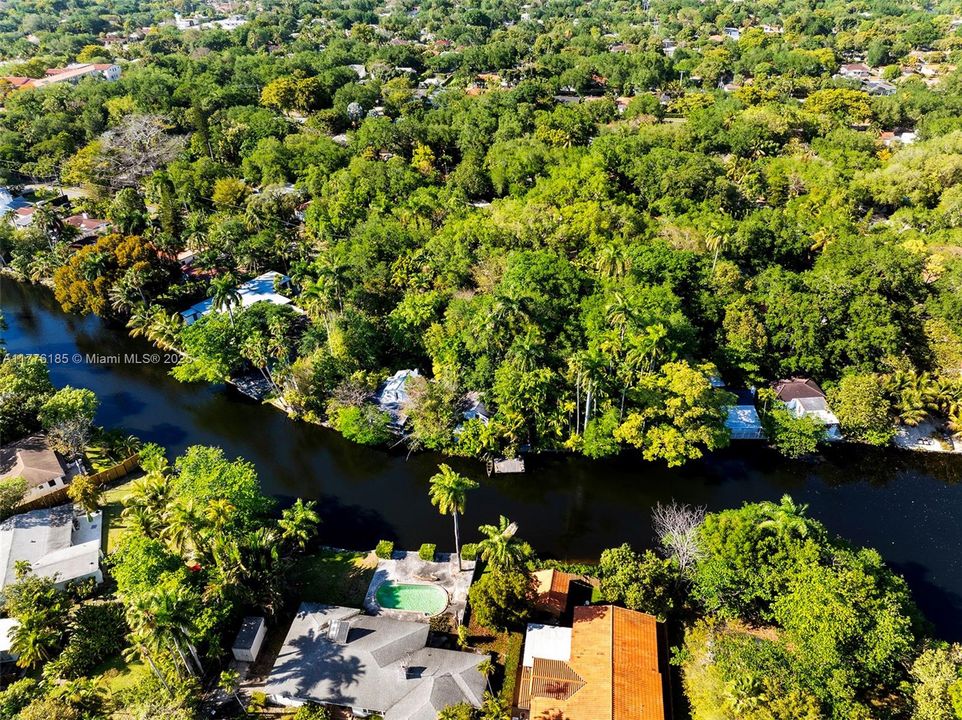 Recently Sold: $1,195,000 (2 beds, 2 baths, 1084 Square Feet)