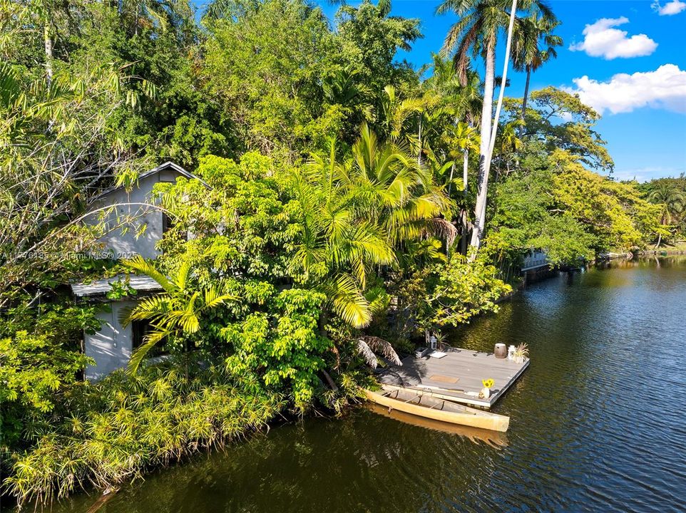 Recently Sold: $1,195,000 (2 beds, 2 baths, 1084 Square Feet)