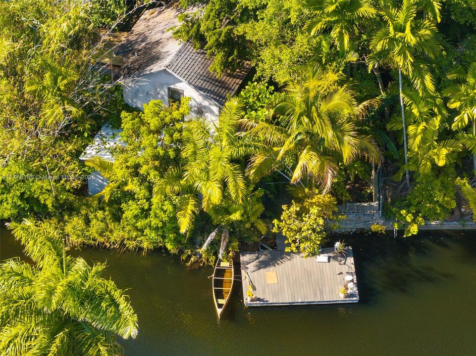 Recently Sold: $1,195,000 (2 beds, 2 baths, 1084 Square Feet)