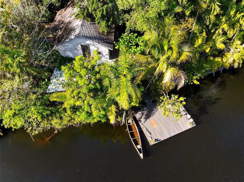 Recently Sold: $1,195,000 (2 beds, 2 baths, 1084 Square Feet)