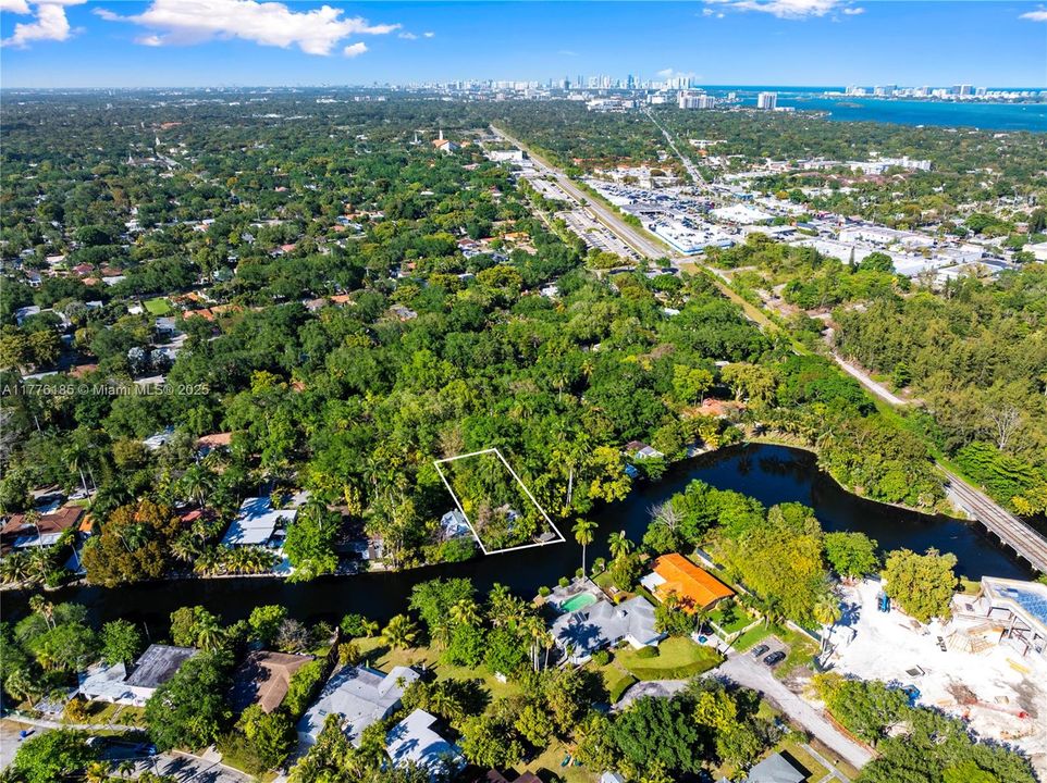 Recently Sold: $1,195,000 (2 beds, 2 baths, 1084 Square Feet)