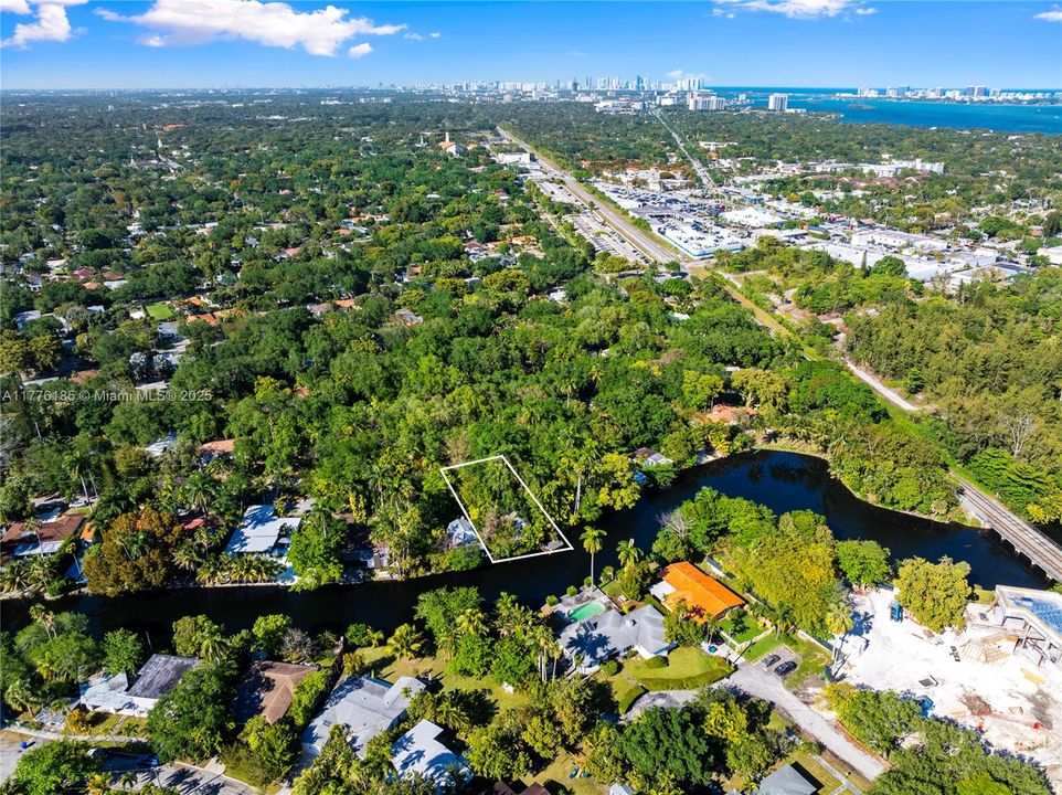 Recently Sold: $1,195,000 (2 beds, 2 baths, 1084 Square Feet)