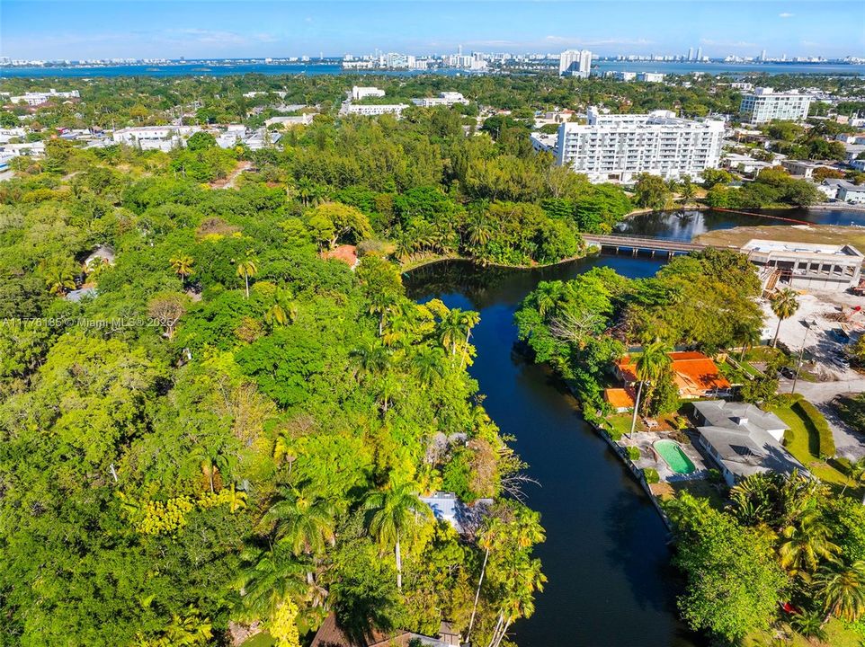 Recently Sold: $1,195,000 (2 beds, 2 baths, 1084 Square Feet)