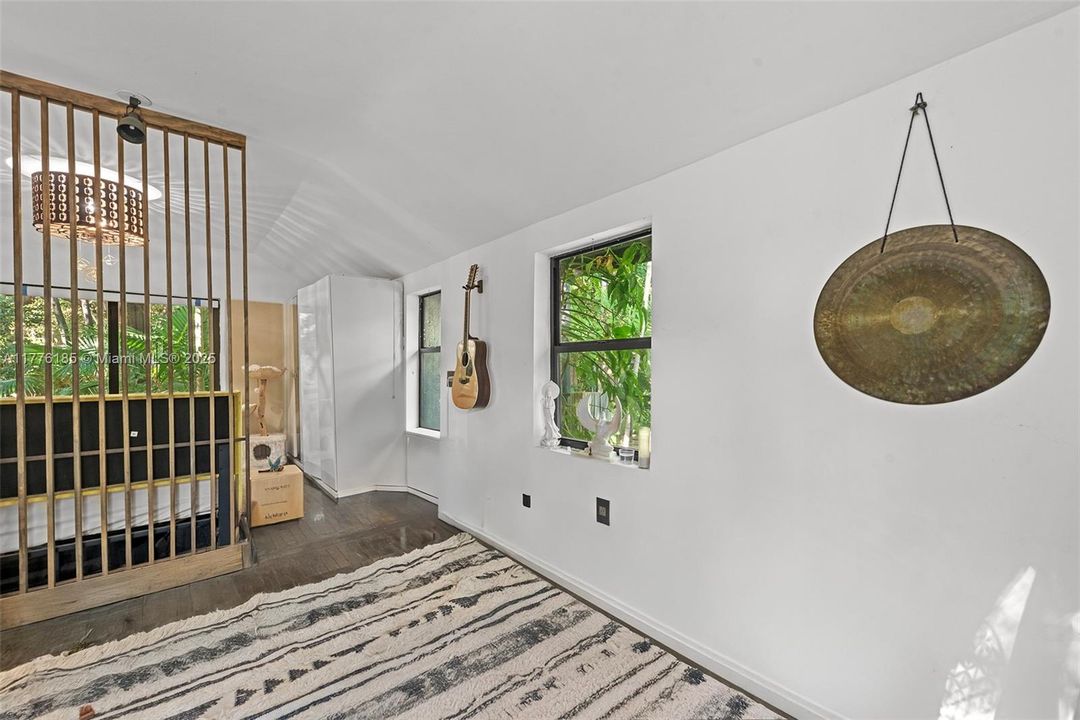 Recently Sold: $1,195,000 (2 beds, 2 baths, 1084 Square Feet)