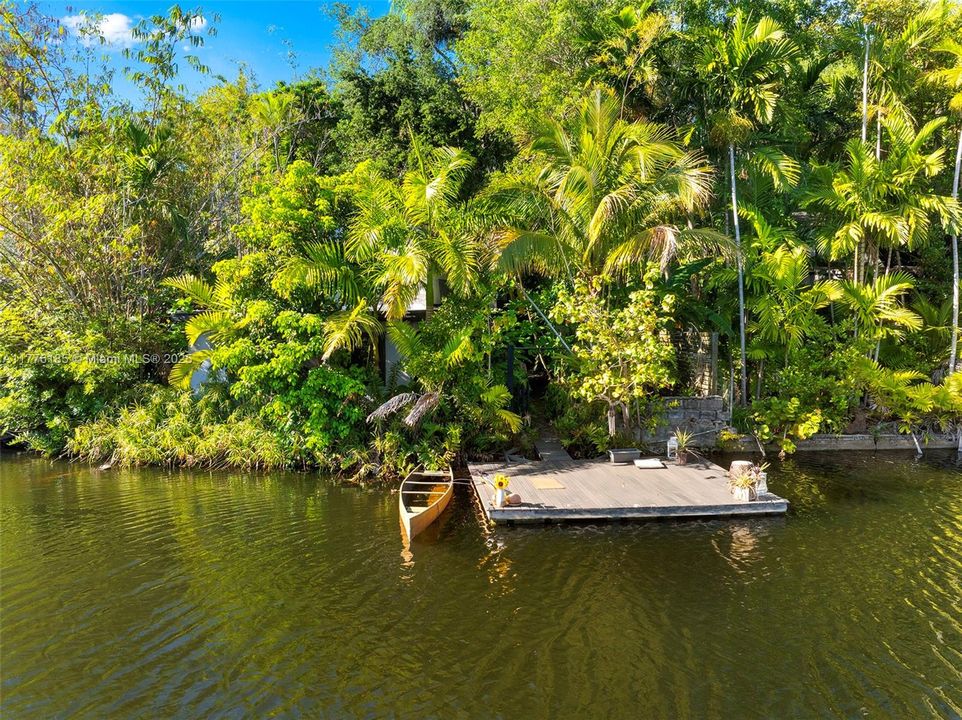 Recently Sold: $1,195,000 (2 beds, 2 baths, 1084 Square Feet)