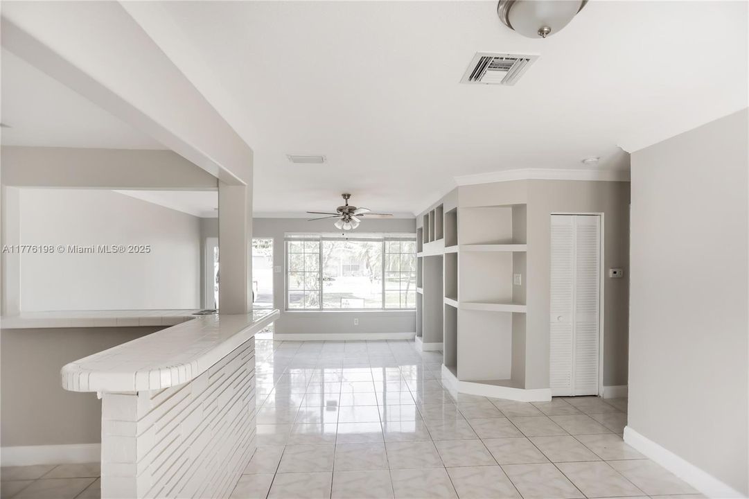 Recently Rented: $2,545 (2 beds, 2 baths, 936 Square Feet)