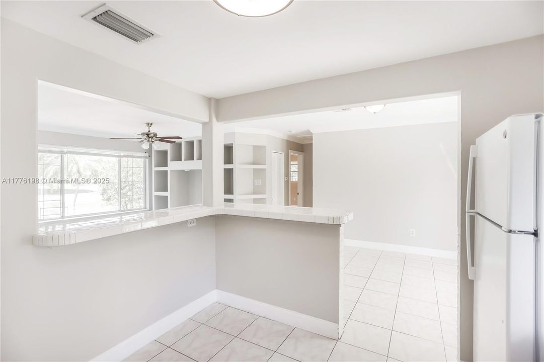 Recently Rented: $2,545 (2 beds, 2 baths, 936 Square Feet)