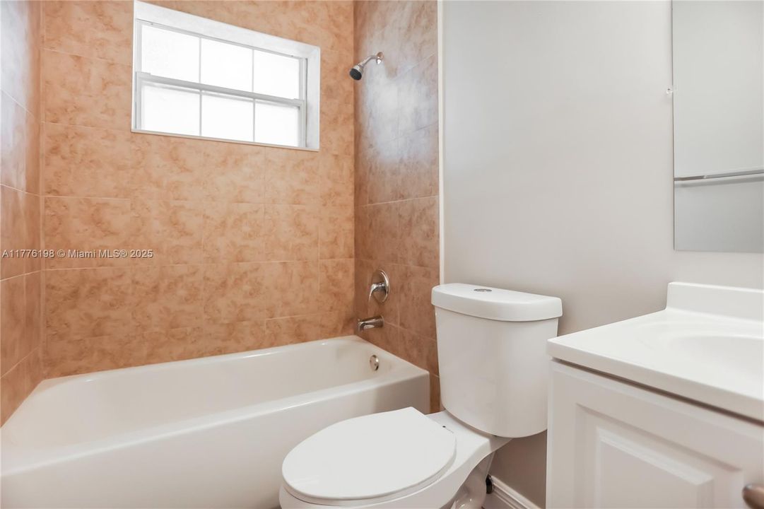 Recently Rented: $2,545 (2 beds, 2 baths, 936 Square Feet)