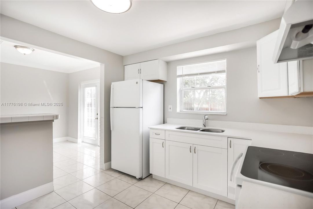 Recently Rented: $2,545 (2 beds, 2 baths, 936 Square Feet)