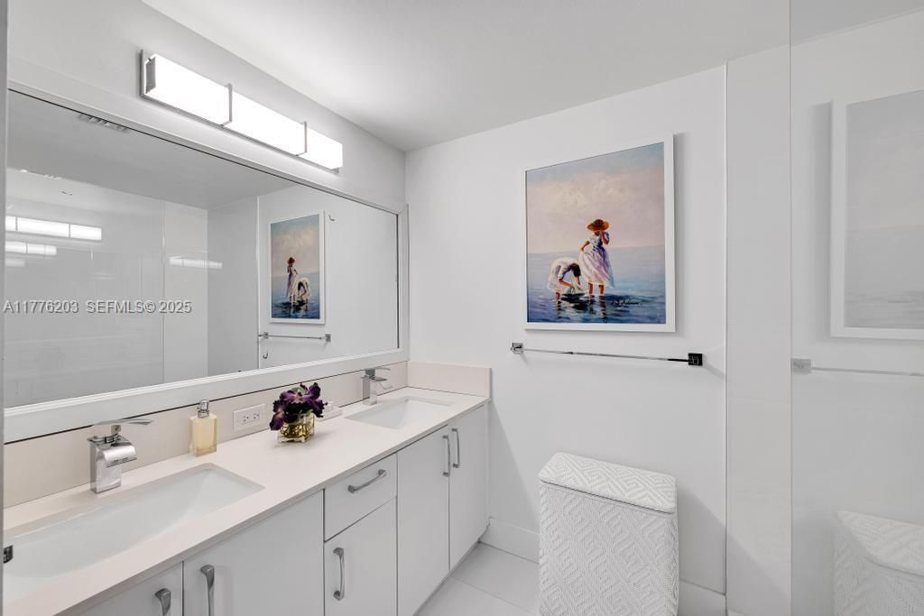 For Sale: $499,999 (2 beds, 2 baths, 1115 Square Feet)