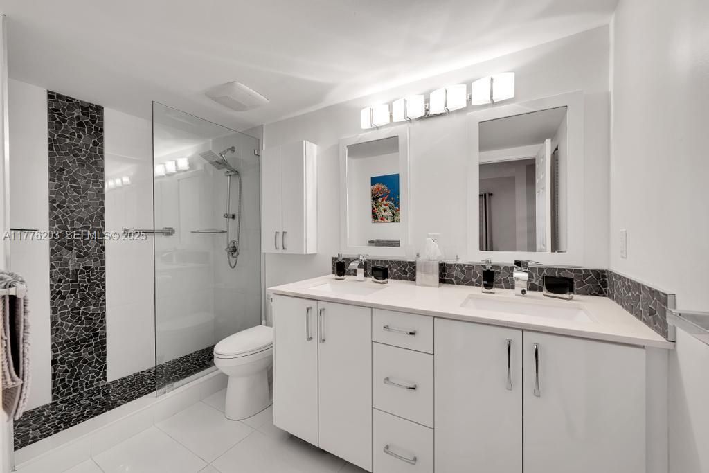 For Sale: $499,999 (2 beds, 2 baths, 1115 Square Feet)