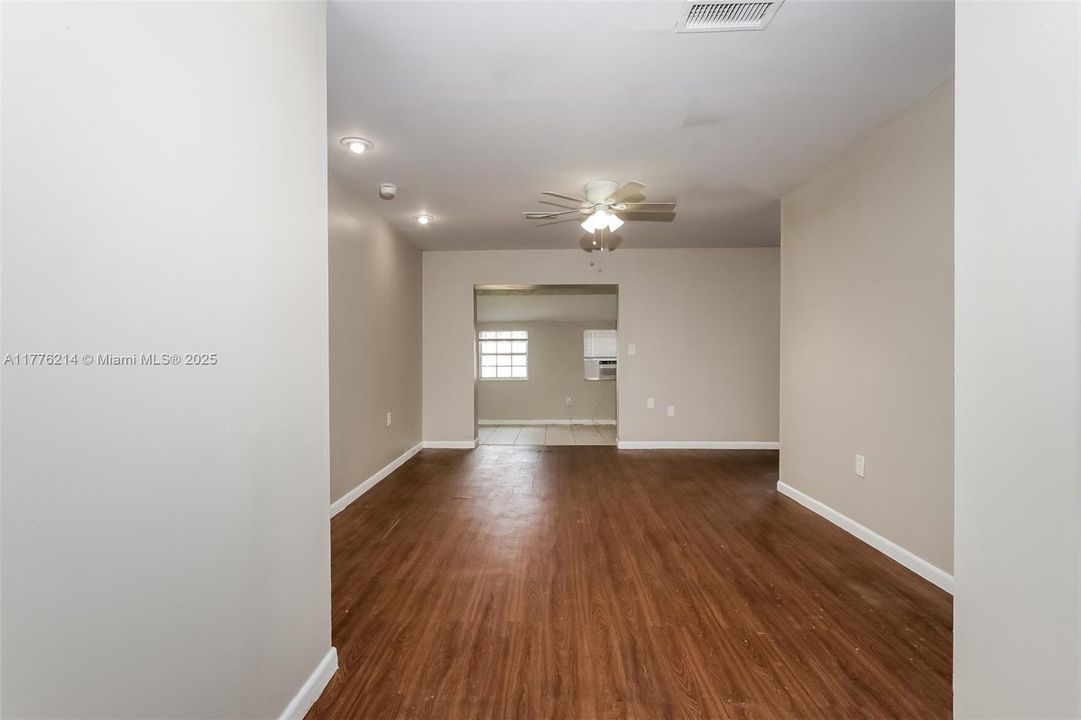 Recently Rented: $2,370 (3 beds, 2 baths, 1056 Square Feet)