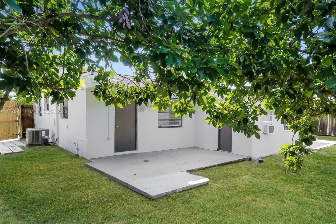 Recently Rented: $2,370 (3 beds, 2 baths, 1056 Square Feet)