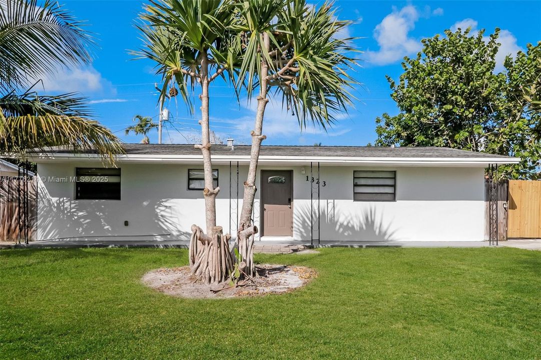 Recently Rented: $2,370 (3 beds, 2 baths, 1056 Square Feet)