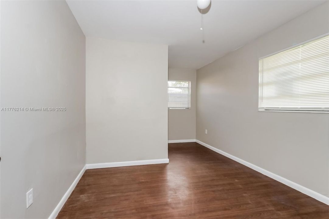 Recently Rented: $2,370 (3 beds, 2 baths, 1056 Square Feet)