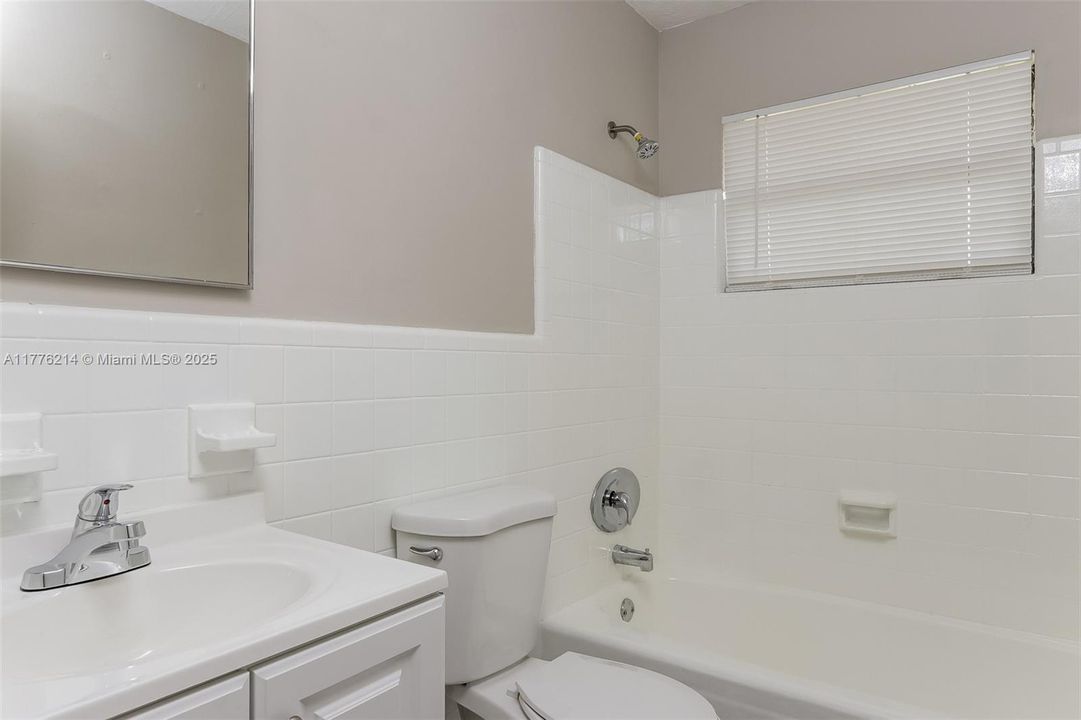 Recently Rented: $2,370 (3 beds, 2 baths, 1056 Square Feet)