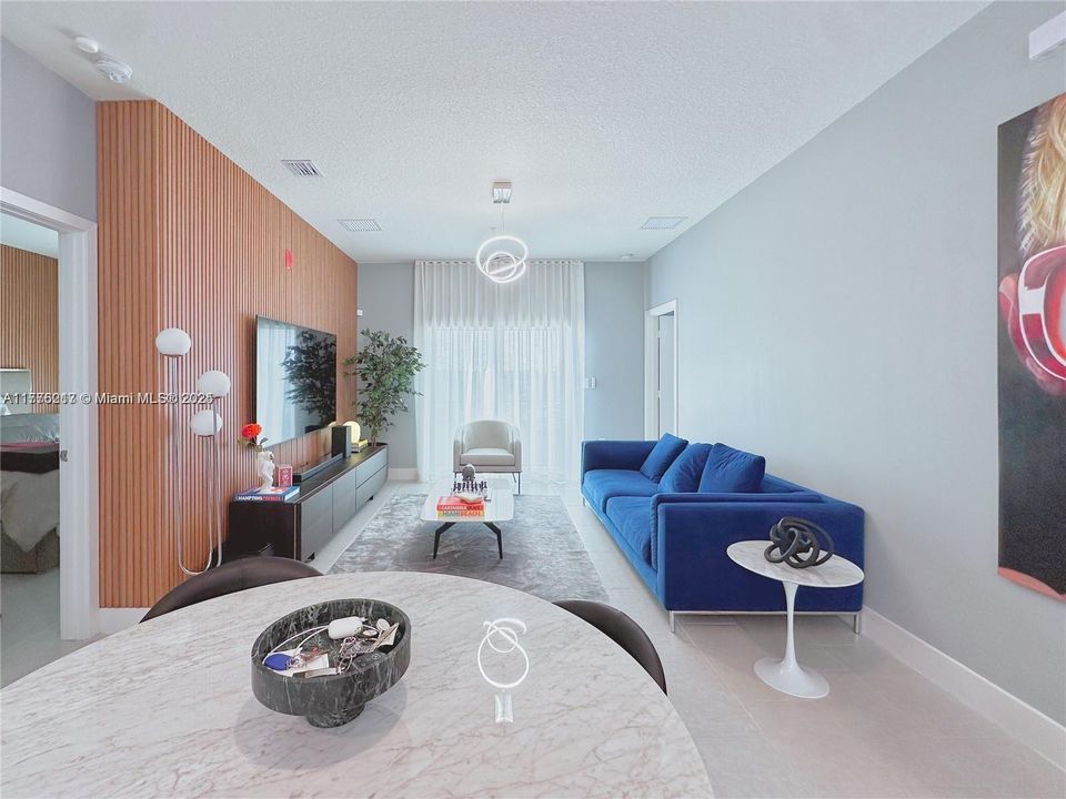 For Sale: $529,000 (2 beds, 2 baths, 1124 Square Feet)