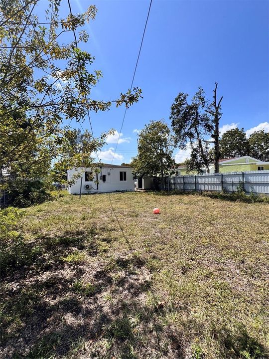 Recientemente alquilado: $2,400 (2 camas, 1 baños, 780 Pies cuadrados)