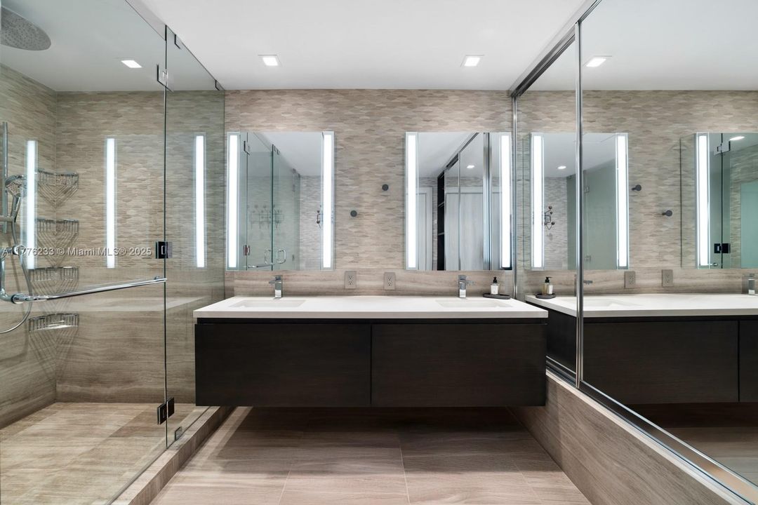 For Sale: $7,890,000 (5 beds, 5 baths, 3347 Square Feet)