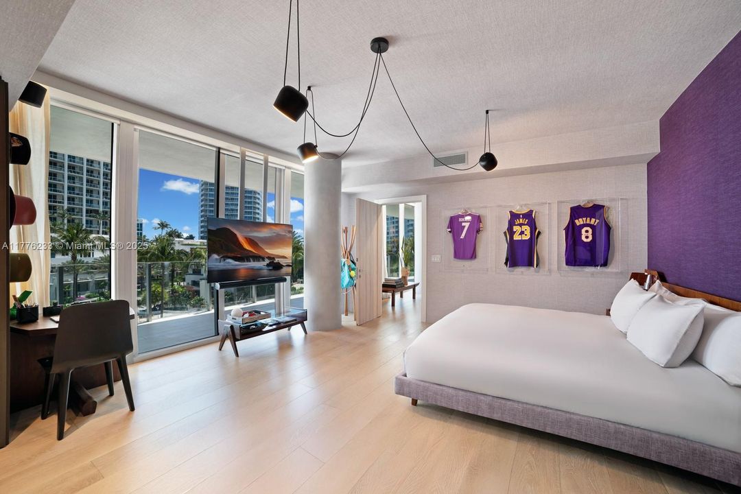 For Sale: $7,890,000 (5 beds, 5 baths, 3347 Square Feet)