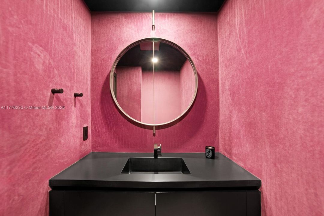 For Sale: $7,890,000 (5 beds, 5 baths, 3347 Square Feet)