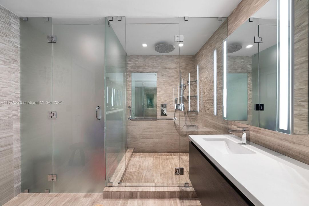 For Sale: $7,890,000 (5 beds, 5 baths, 3347 Square Feet)