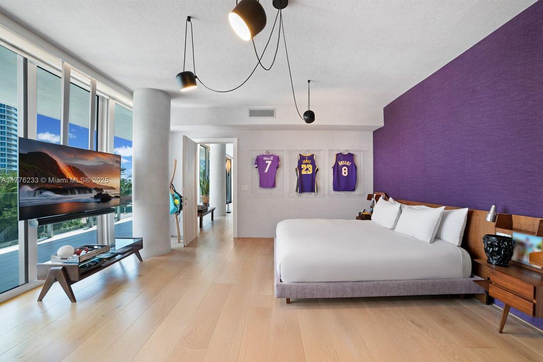 For Sale: $7,890,000 (5 beds, 5 baths, 3347 Square Feet)