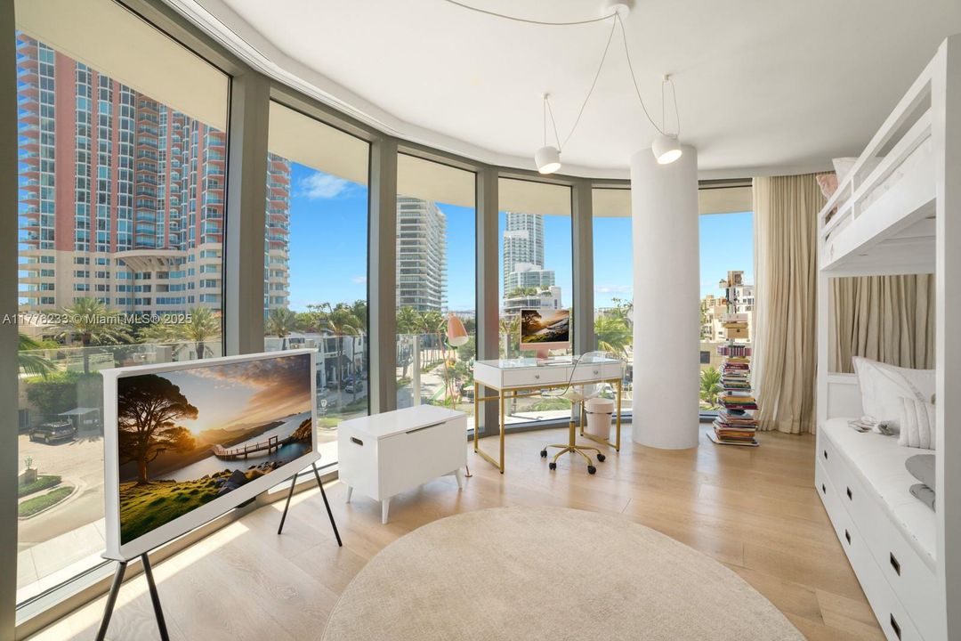 For Sale: $7,890,000 (5 beds, 5 baths, 3347 Square Feet)