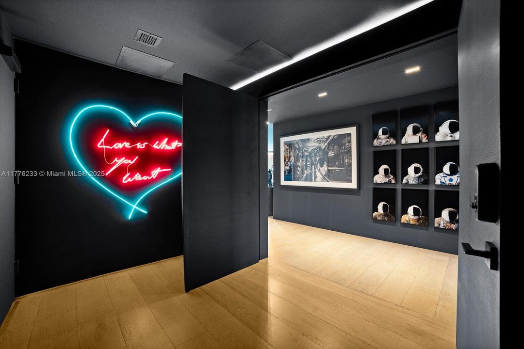 For Sale: $7,890,000 (5 beds, 5 baths, 3347 Square Feet)