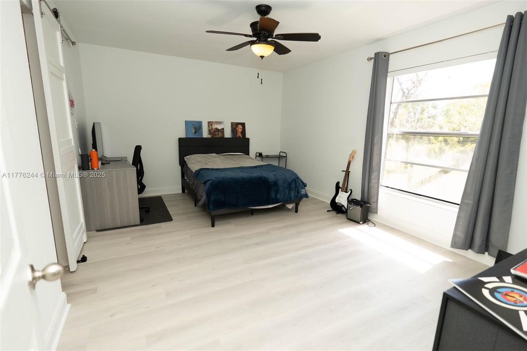 En Venta: $254,900 (2 camas, 2 baños, 1104 Pies cuadrados)