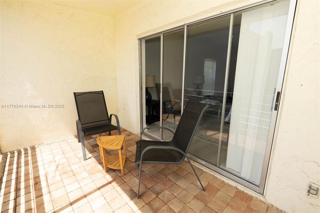 En Venta: $254,900 (2 camas, 2 baños, 1104 Pies cuadrados)